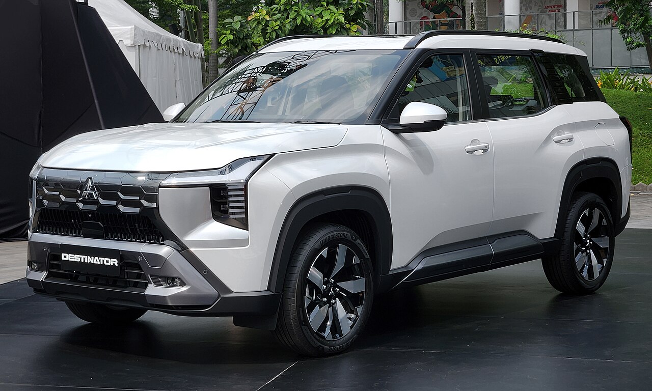  xe Mitsubishi destinator