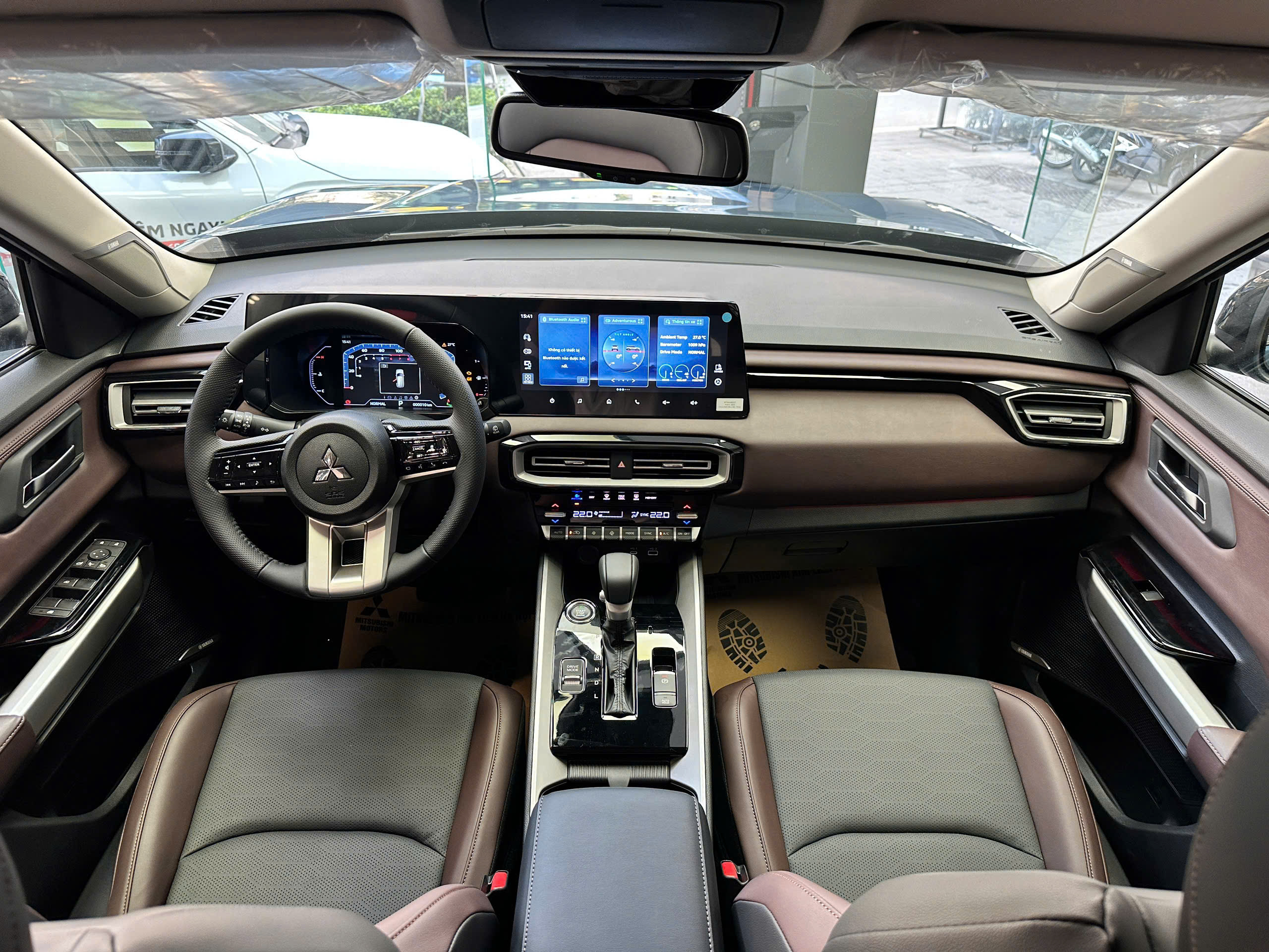 Taplo xe Mitsubishi Destinator Ultimate