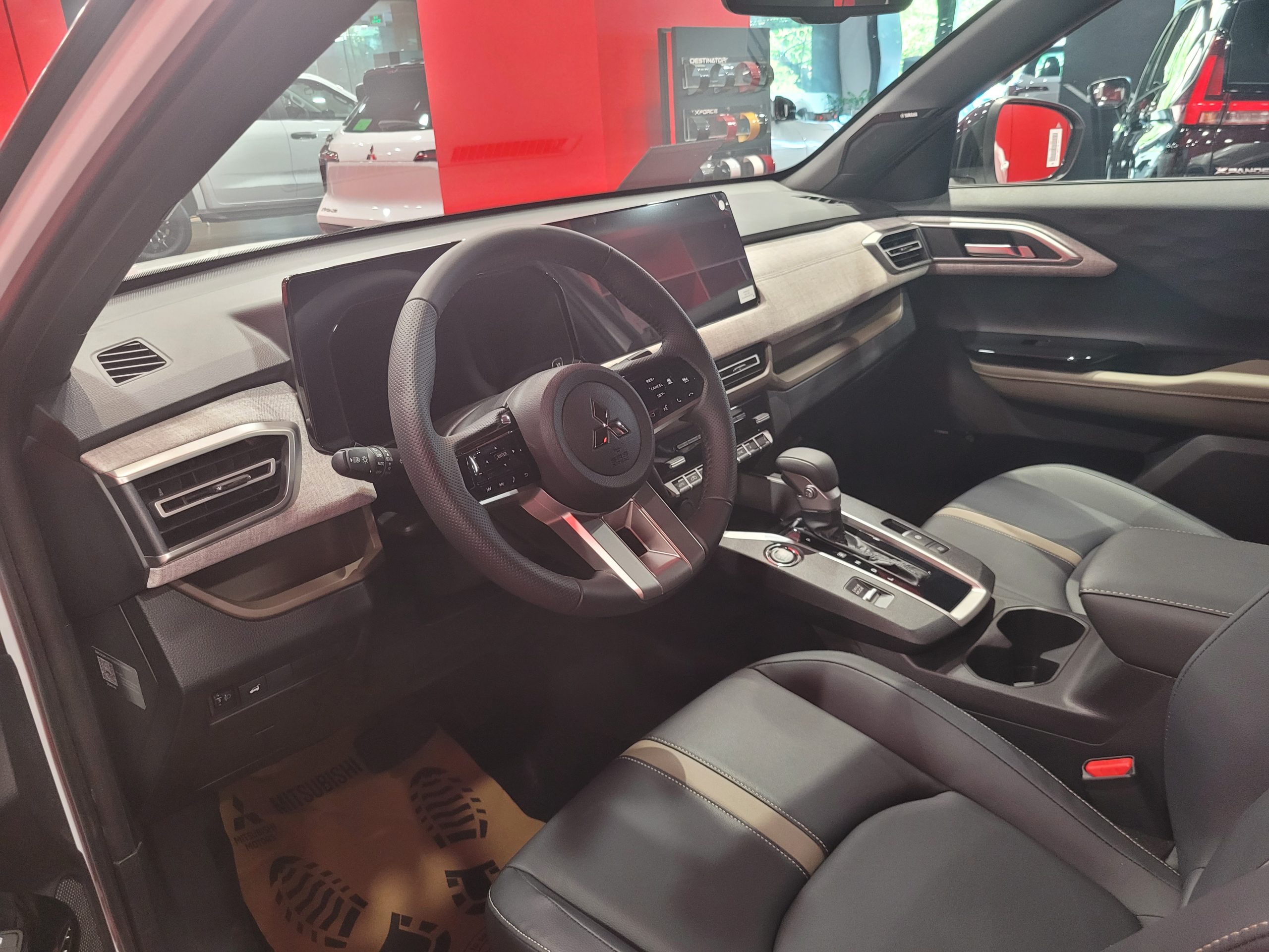 Giá xe mitsubishi xforce ultimate