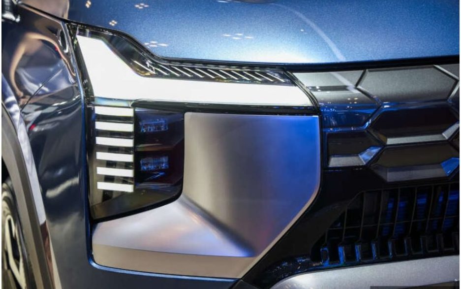 giá đèn pha xe mitsubishi destinator