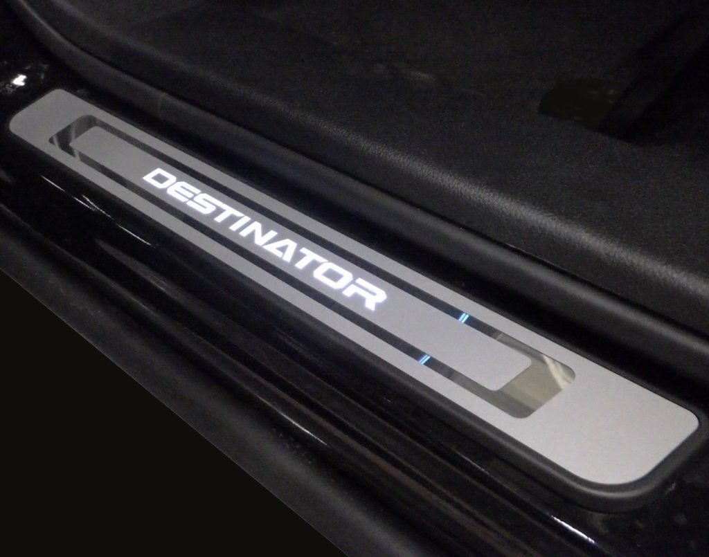 Ốp bệ bước chân có đèn LED Destinator