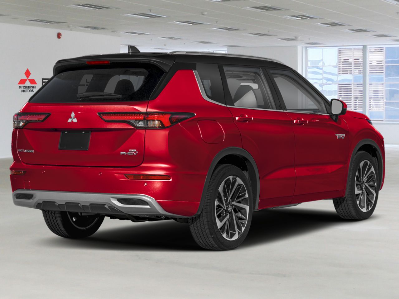 2. Đuôi xe outlander phev đỏ 