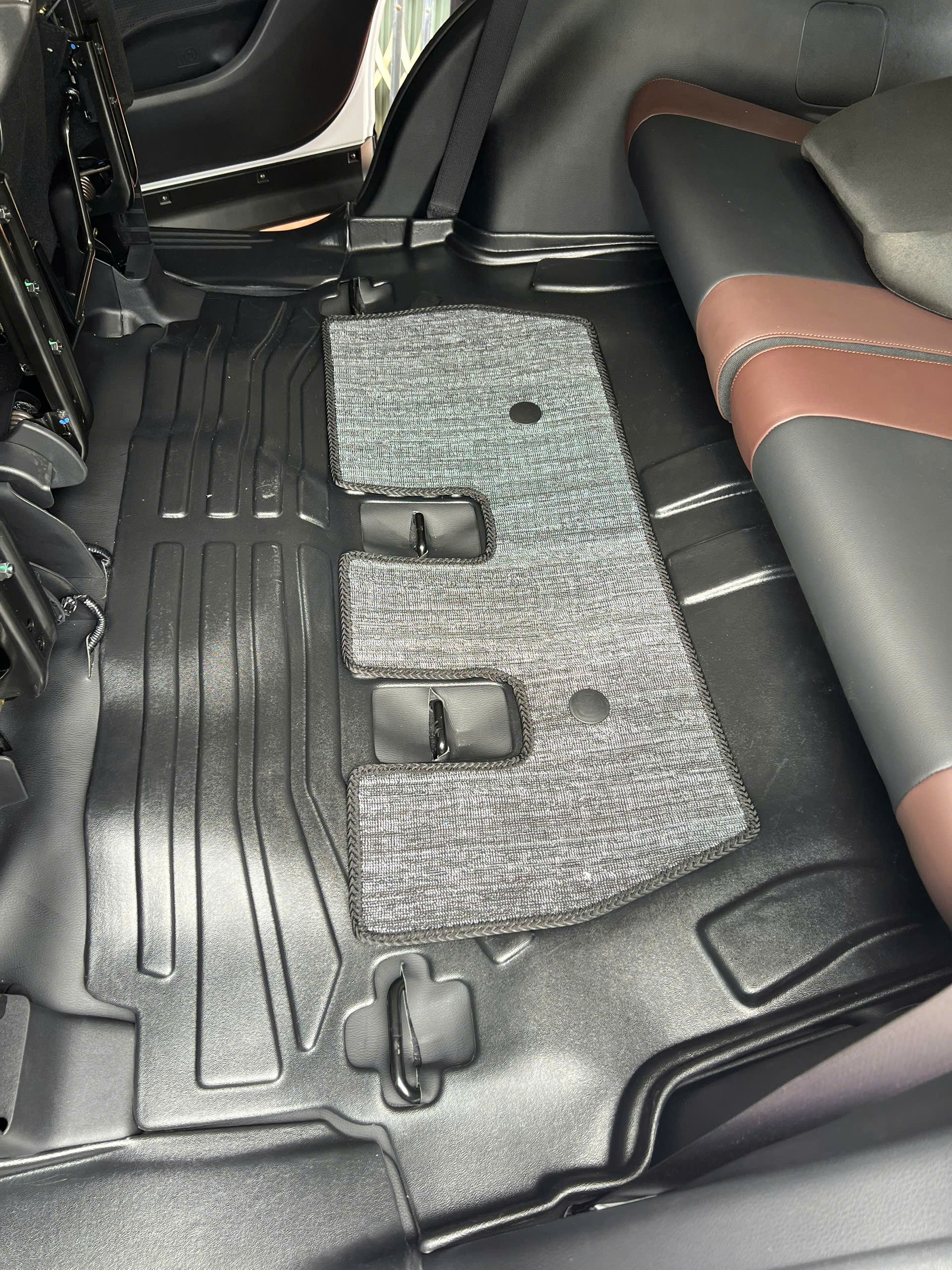 giá thảm lót sàn Destinator