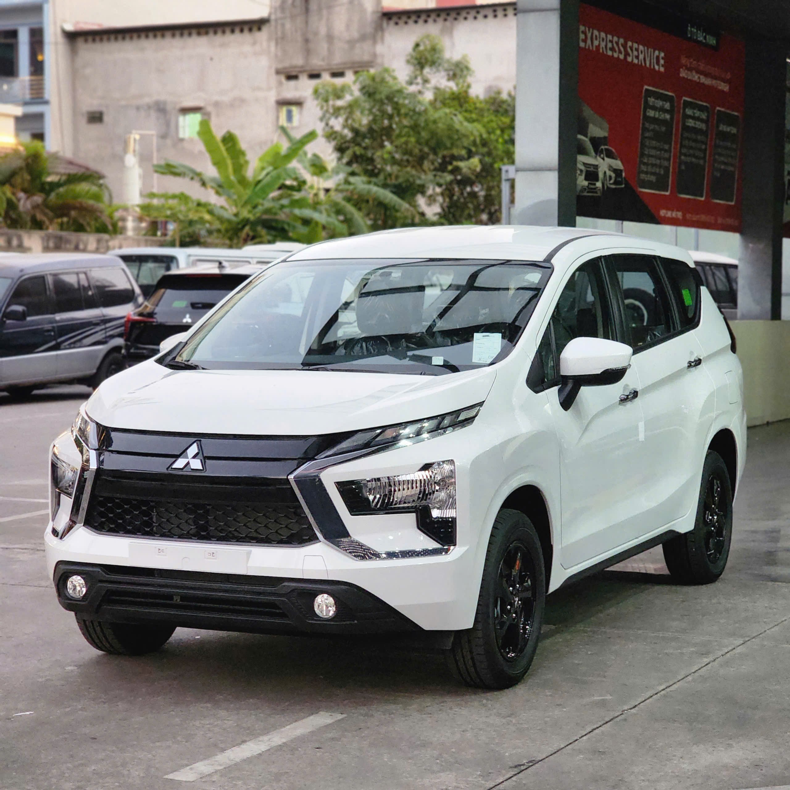 giá lăn xe mitsubishi lăn bánh tại lào cai