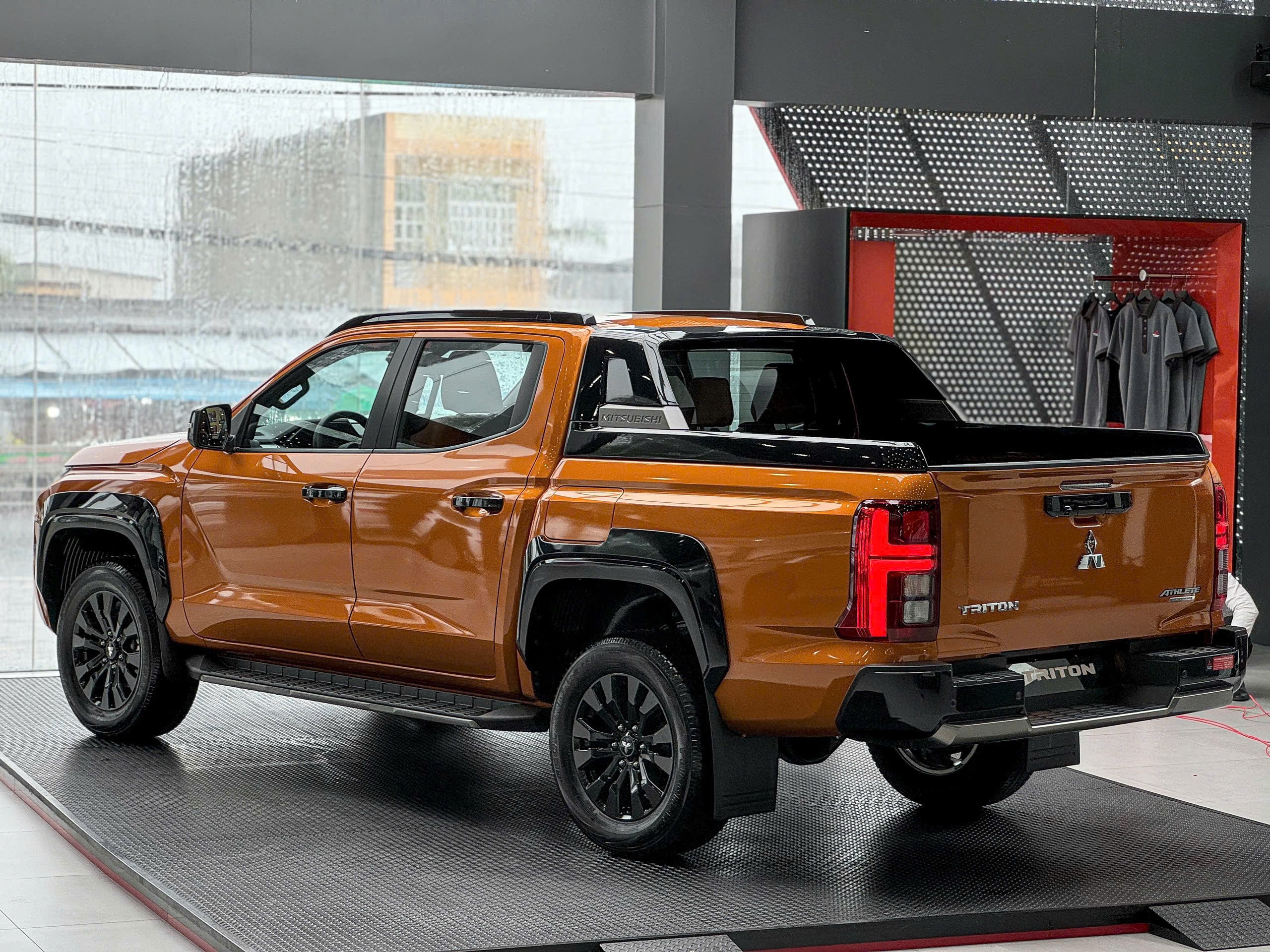 giá xe mitsubishi lăn bánh tại lào cai