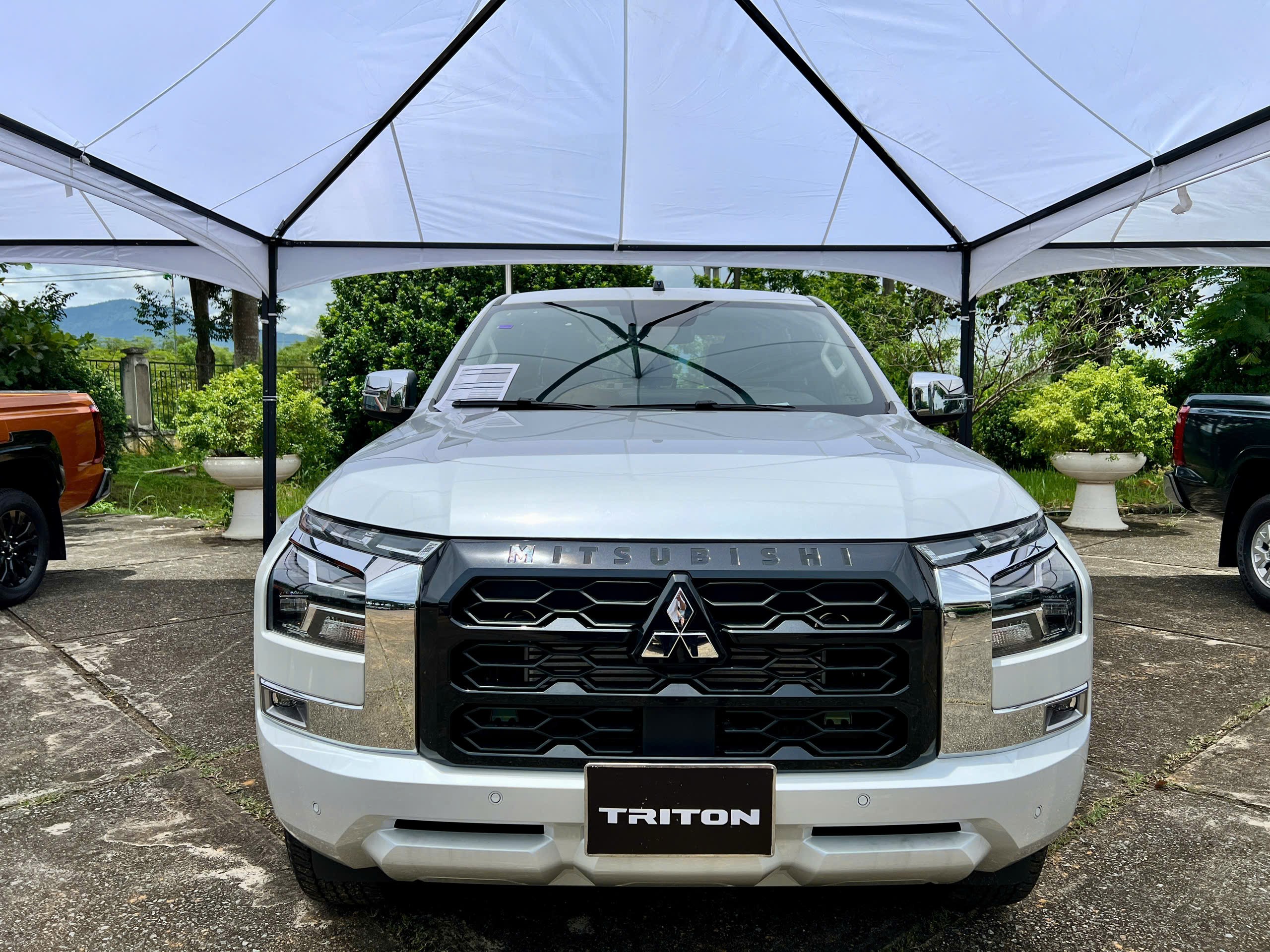Giá lăn bánh Mitsubishi Triton tại Sơn La
