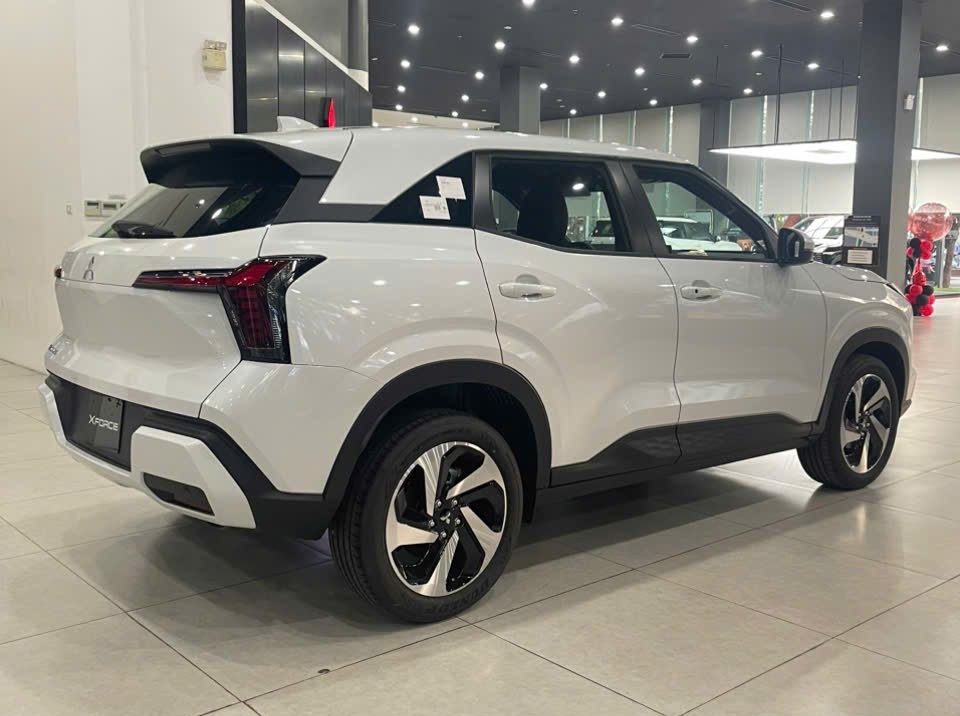 Giá xe Mitsubishi Xforce Luxury