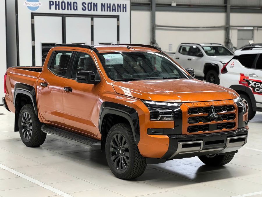 giá xe bán tải mitsubishi triton