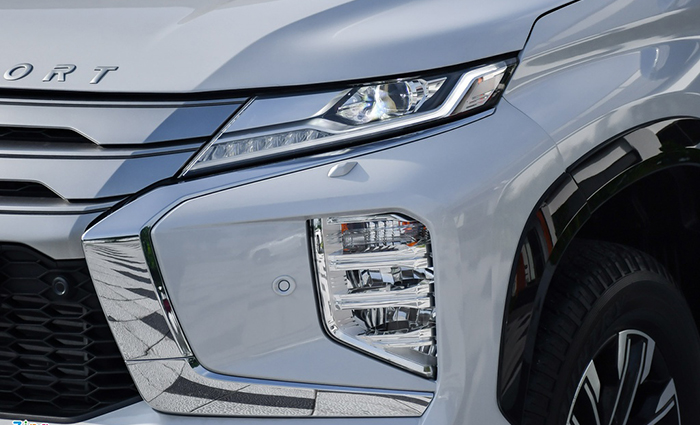 đèn pha xe mitsubishi