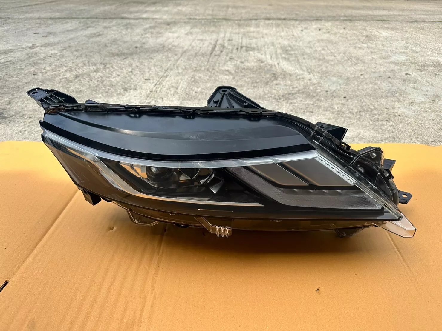 đèn pha triton