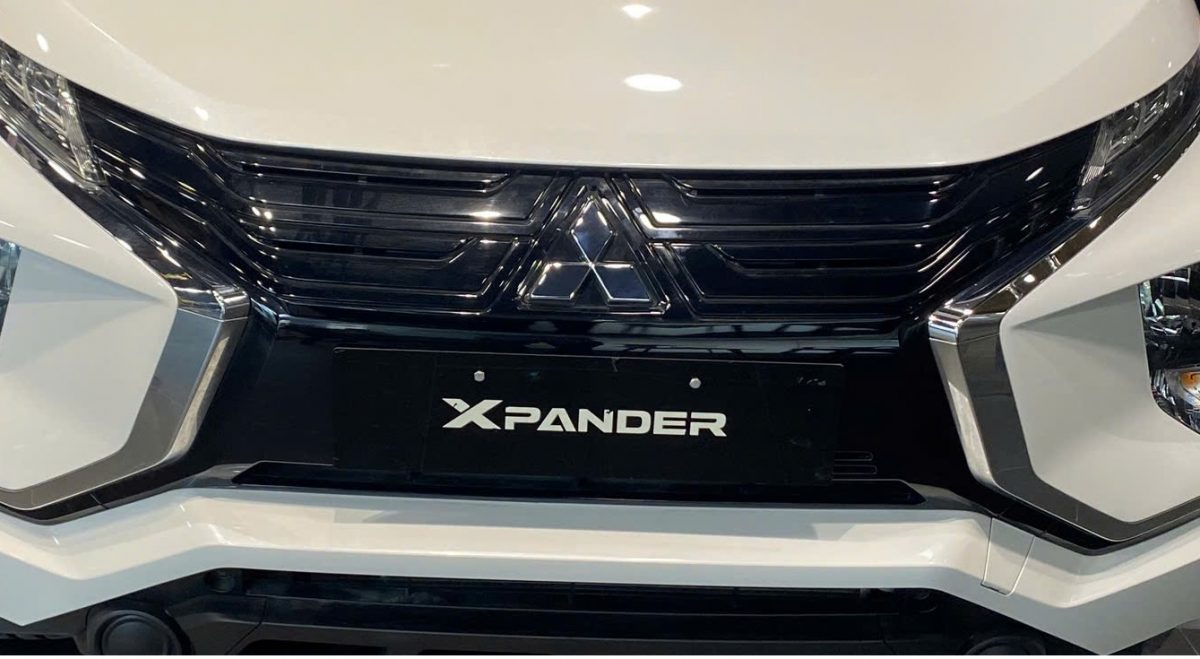 mặt ca lăng mitsubishi xpander mt