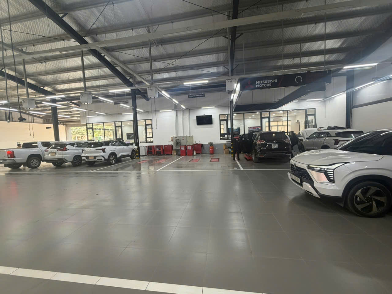 xưởng dịch vụ mitsubishi sơn la