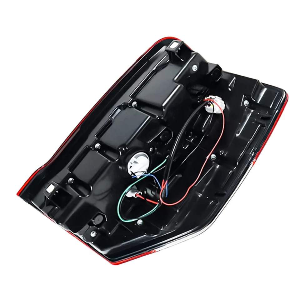 giá đèn hậu xe mitsubishi triton glx