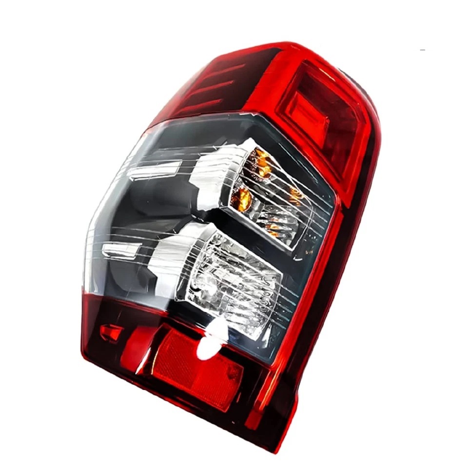 giá đèn hậu xe mitsubishi triton