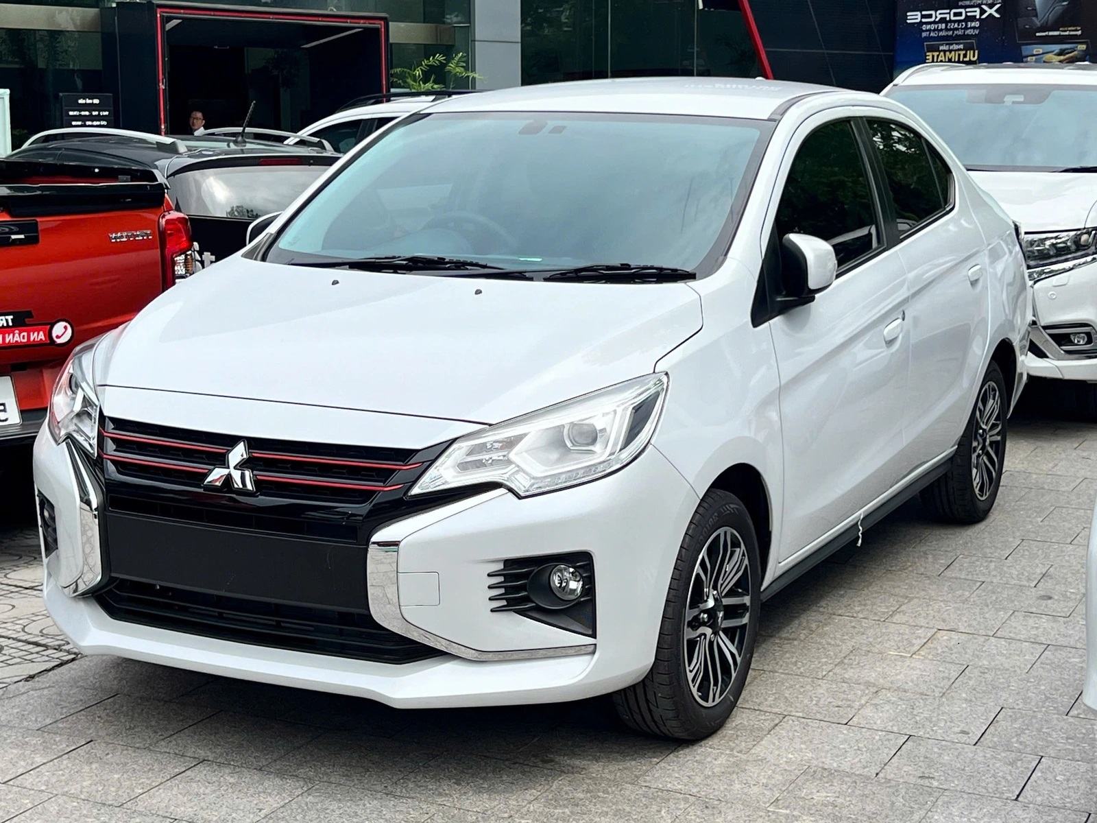 Dán phim cách nhiệt xe Mitsubishi Attrage Premium
