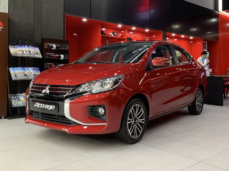 Dán phim cách nhiệt xe Mitsubishi Attrage