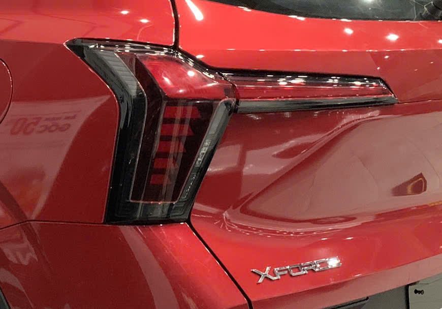 đèn hậu mitsubishi xforce